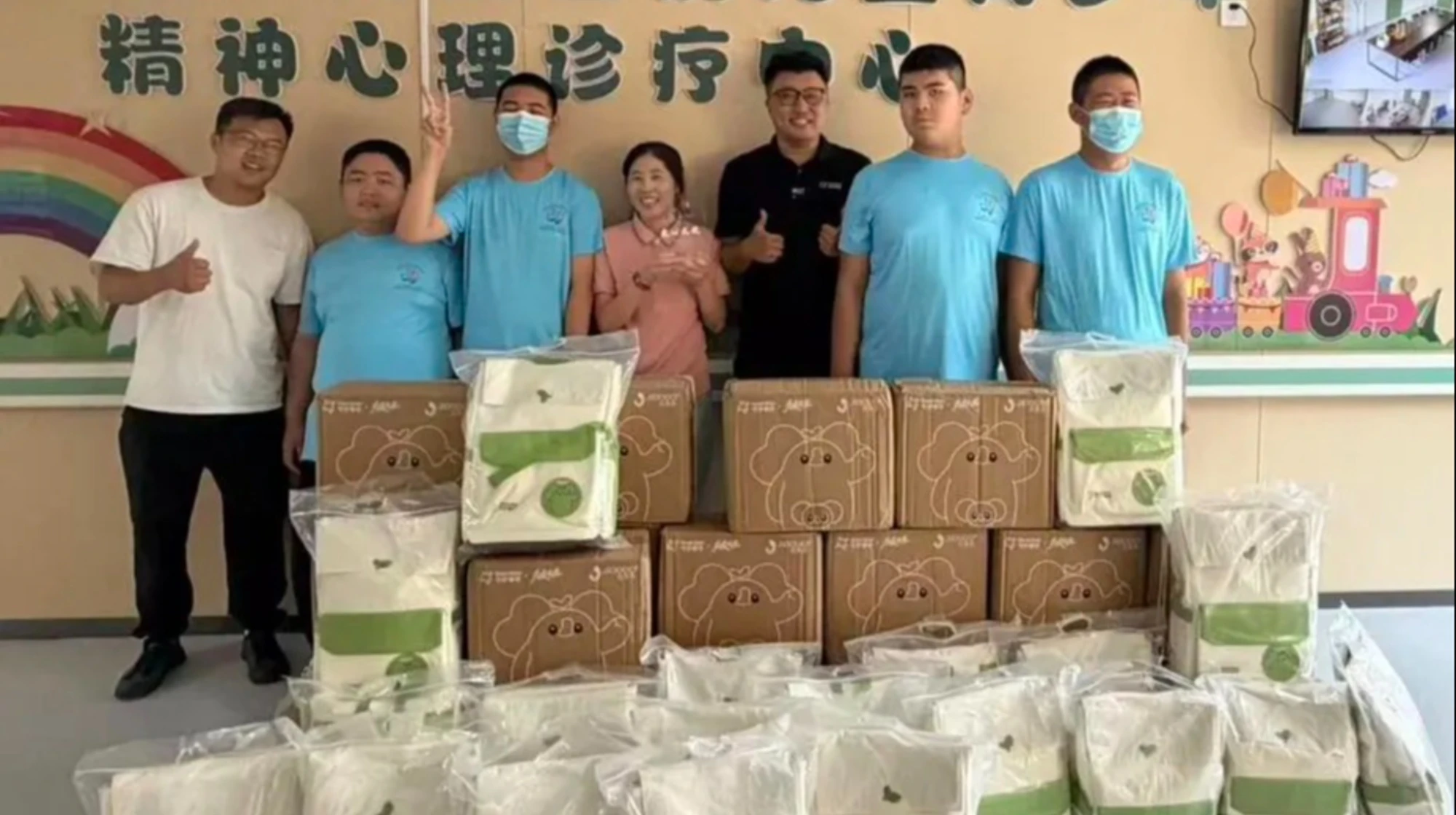 公益达人大明湖的夏耦合走进希望之舟，守护星星孩子成长